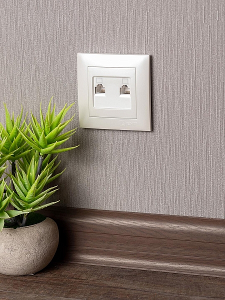 Валенсия лицевая панель розетки RJ-45 2-местная кашемир EKF